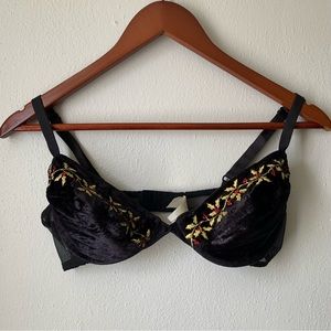 Vintage Victoria's Secret Crushed Velvet Christmas Holiday bra